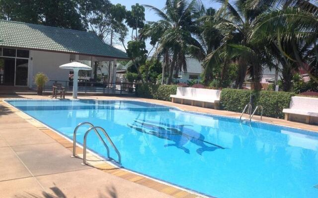 Tropical Hill Pool Villa