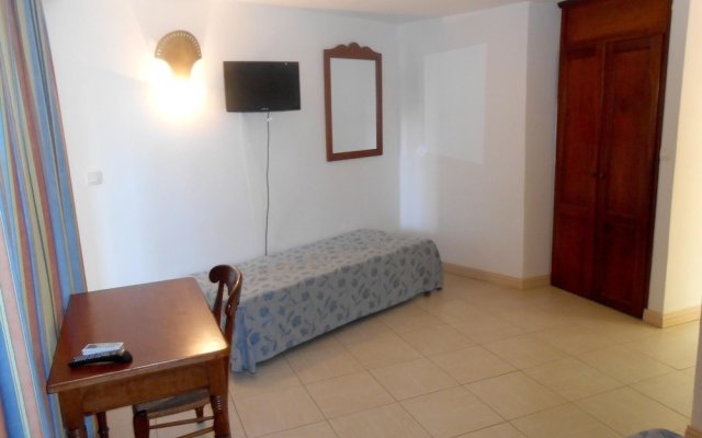 Studio in Saint- Anne, With Furnished Garden and Wifi - 300 m From the