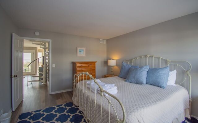 Sunny Condo w/ Gorgeous Ocean Views Near Beach Club, Tennis, & Sandbar