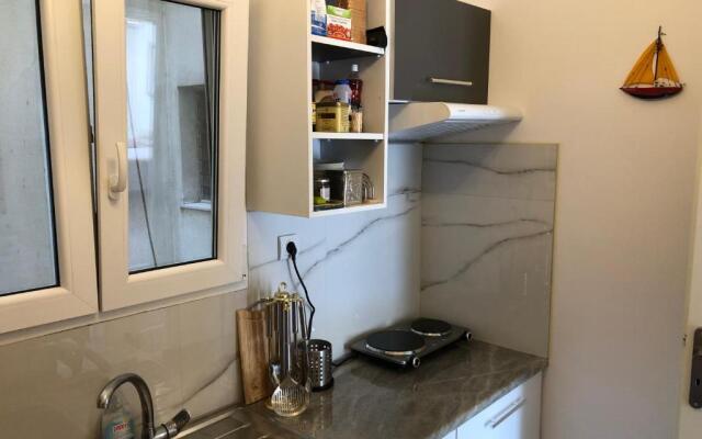 Metaxourgio spacious two bedroom apartment