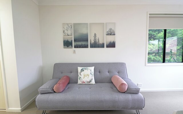 6BRM Retreat Parkside Family House Melb