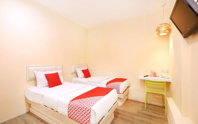 OYO 479 The Green Hotel