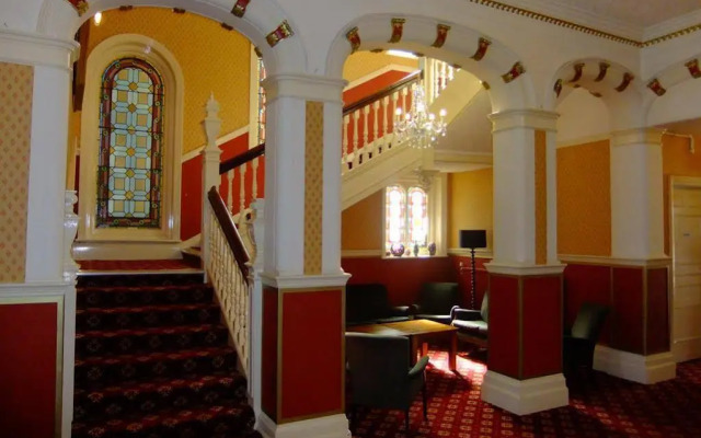 Hotel De Paris