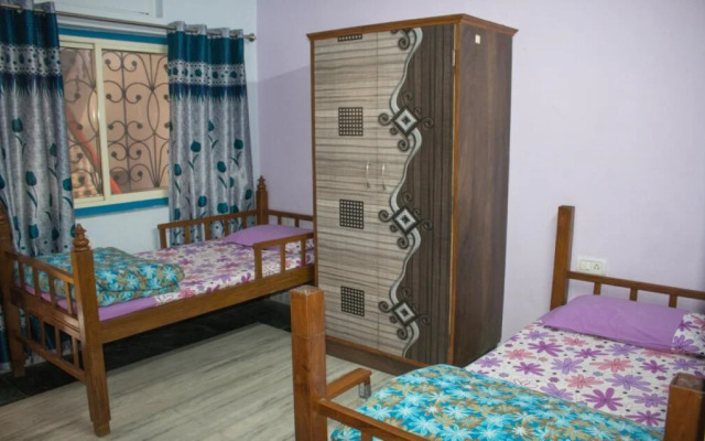 Hotel Golden Crown