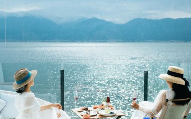 Yunzhiguo Yunduan Lakeview Holiday Hotel