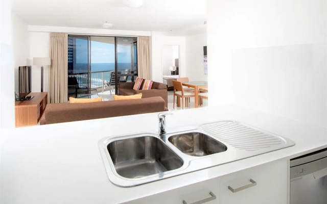 Paradise Centre – Guest Rooms – Gold Coast