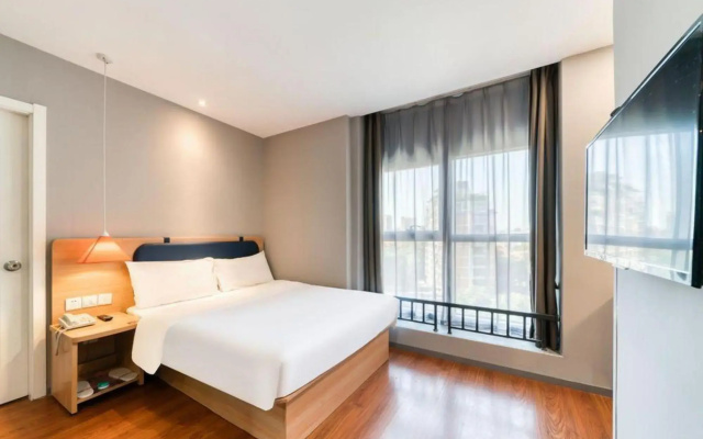 Jinwang Hotel (Hangzhou Qianjiang New Town Jingfang Metro Station)