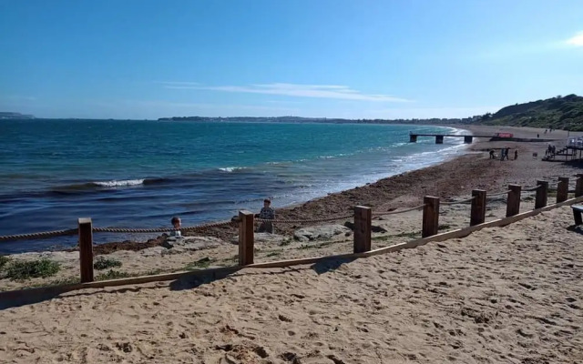 Comfortable Family Caravan in Weymouth