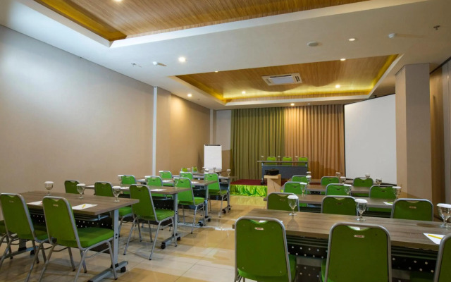 Ascent Hotel and Cafe