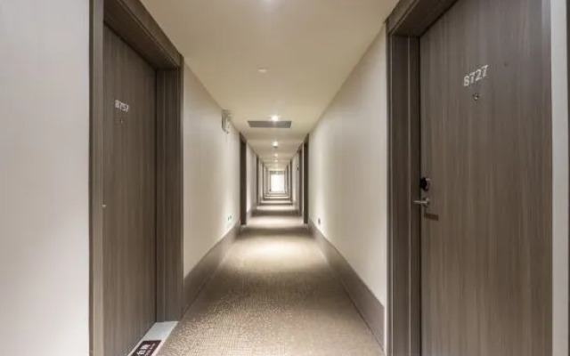 HanTing Hotel (Shanghai East Nanjing Road Subway Station)