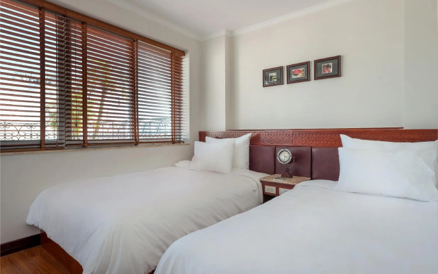 Hanoi E Central Hotel