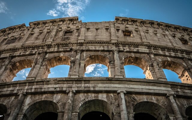 Easy budget Colosseo