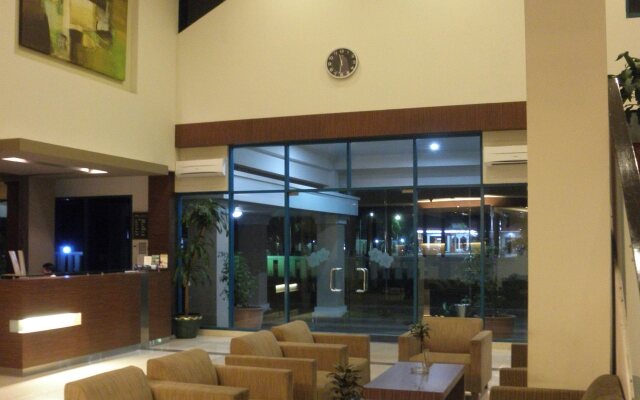 Grand Cikarang Hotel