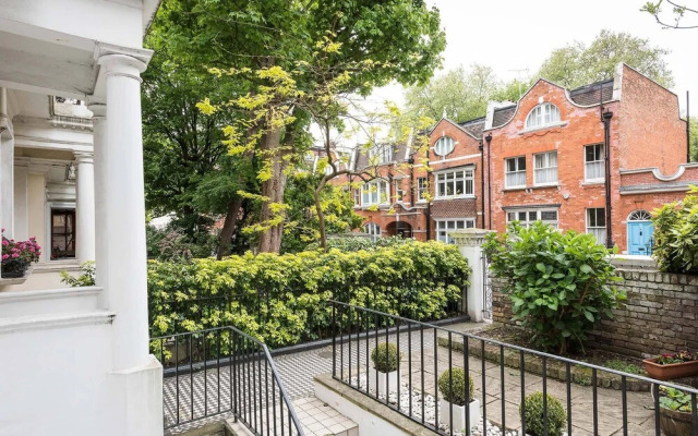 The Hummingbird Distinctive Kensington 1-bed Flat