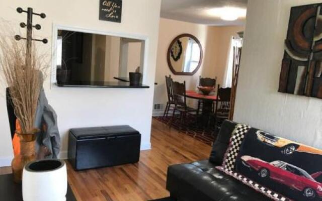 Private Room 2 - Near NYC, EWR & Outlet Mall