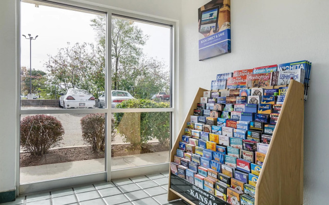 Motel 6 Topeka Northwest