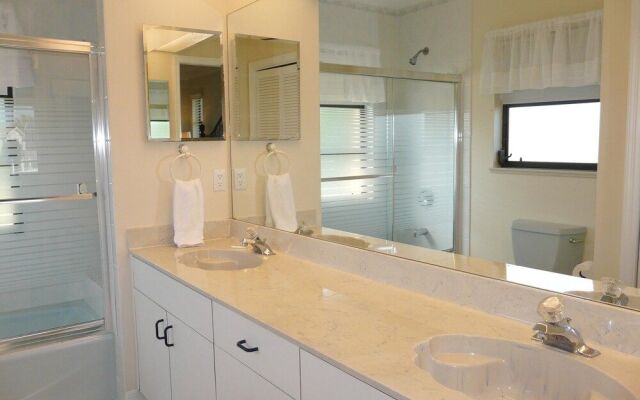 Pet-friendly Waterfront Home on key lot With View