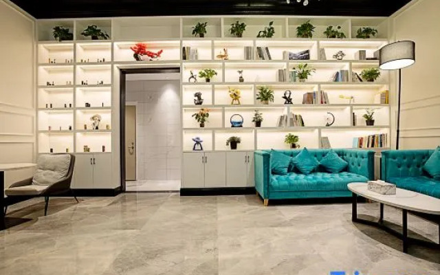 Xana Hotelle Hotel (Zhumadian Gaotie Xizhan)