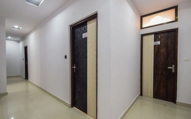 Collection O 22099 Hotel West Wood