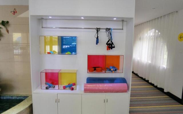 7Days Inn Zhuhai Crocodile Island Bohuang Furniture Baiteng Lake Branch