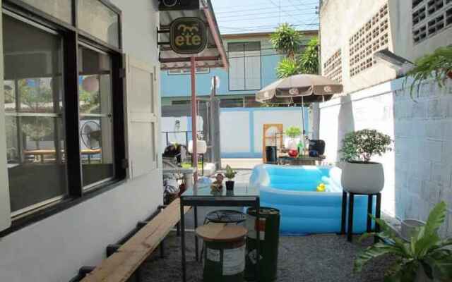 Hippy Du.hostel@82
