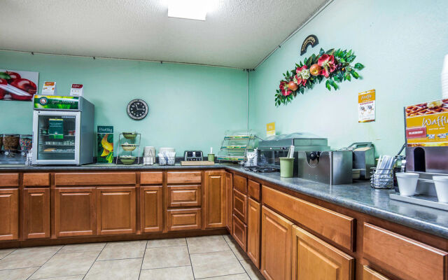 FairBridge Inn & Suites Sunnyside