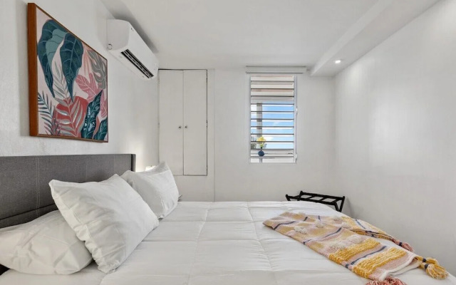 Puerto Rico Condado Beachfront w Pool Rental Otium Rentals