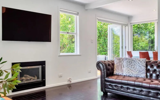 Bright Airy & Spacious 3 BR Home