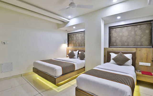 OYO 15453 Hotel Pearl