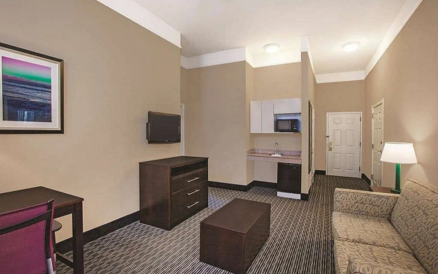 La Quinta Inn And Suites Beaumont West
