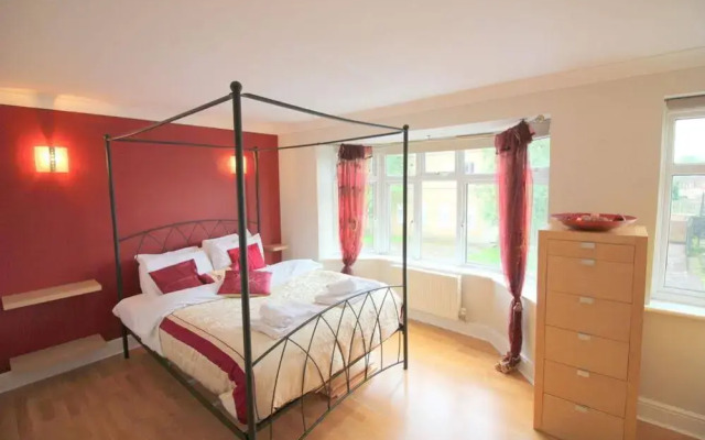 Peymans - The Barnwell Lodge Serviced Apartment