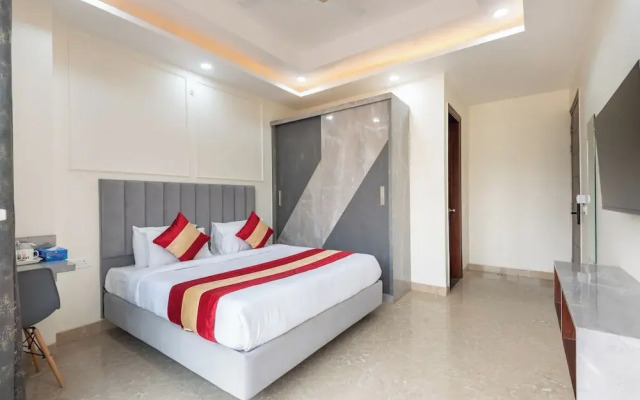 Saavi Hotel Sector- 45