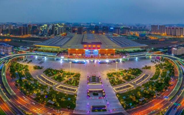 Shell Hotel Nanjing Mingfa Square Metro Station