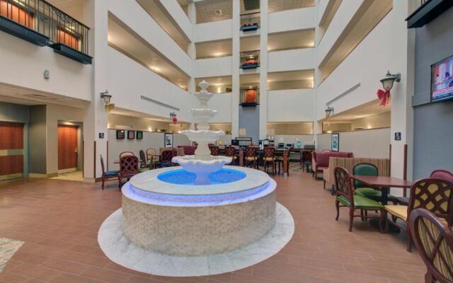 Hampton Inn & Suites Rockville Centre