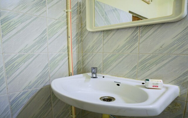 Oyo 6637 Hotel Bvn Grand