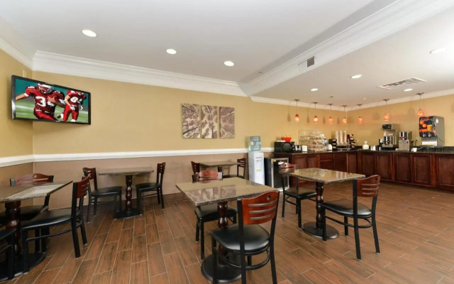 Americas Best Inns Dalton