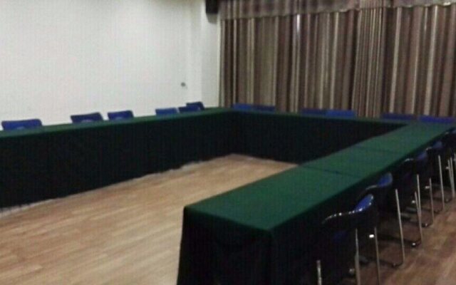 Xinjiang Bositeng Hotel