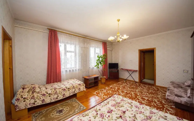 Guest House on Chernomorskaya Ulitsa