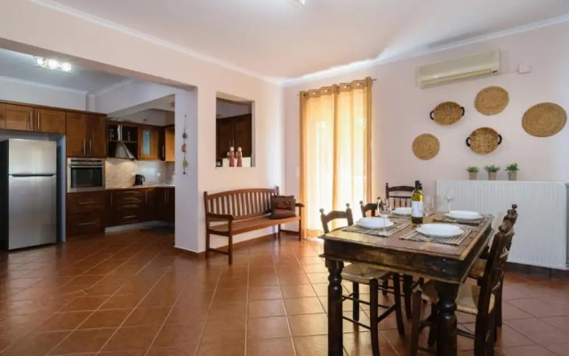 Stunning Comfortable Family House in Chania
