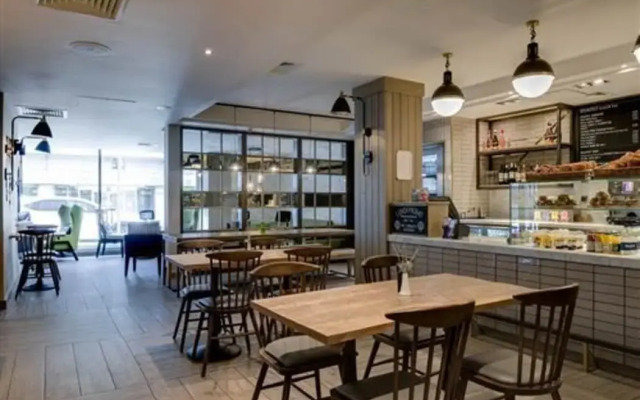 Premier Inn Edinburgh (Royal Mile)