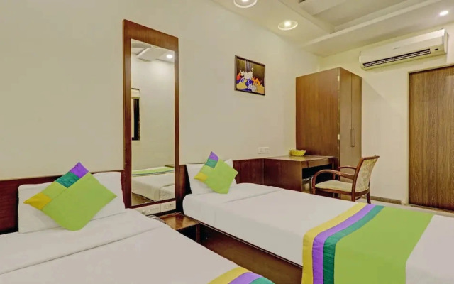 Treebo Trend Loharkar's Family Hotel