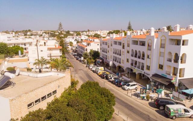 T2 Auroramar Piscina e Praia em Carvoeiro