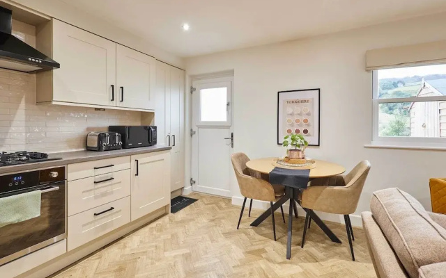 Host Stay Holmfirth Hideaway