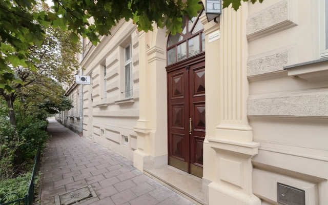 Czapskich Apartment by Renters