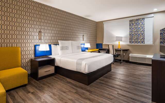 GLō Best Western Dallas South DeSoto