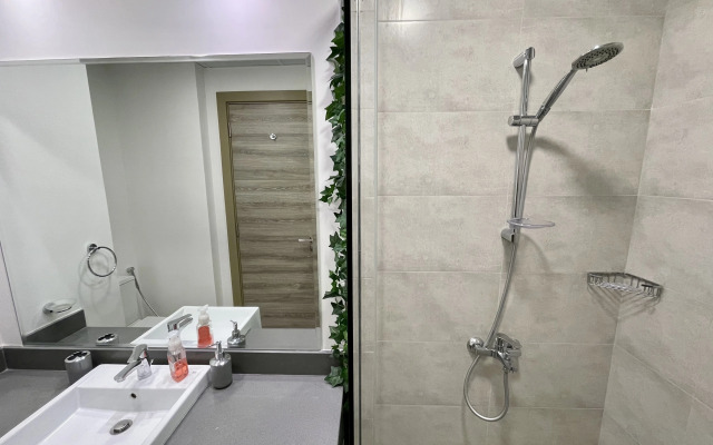 Spacious & Cute Studio with Balcony