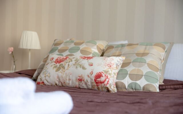 Chmielna Central Warsaw Apartment