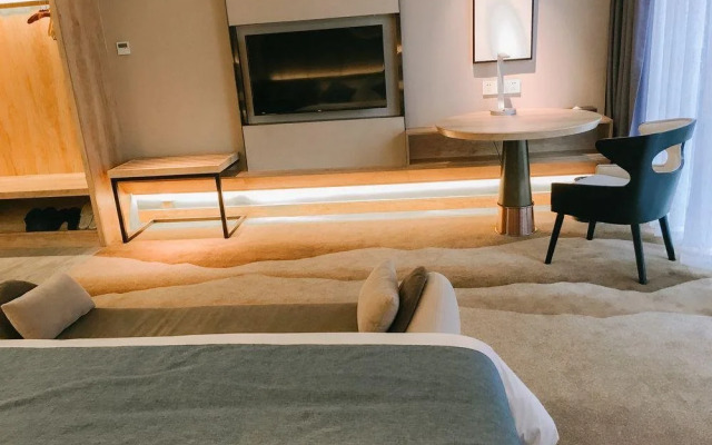 Chongqing Nordic Ins First Line Riverview Cinema-style Inn