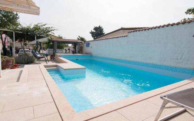 Nada - With Private Pool - SA2