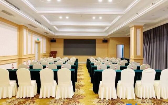 Vienna Hotel (Luoyang Longmen High Speed Railway Station)